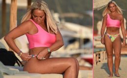 Bodrum aşkı bitmek bilmedi…. Kimse yokken keyfini çıkarıyor