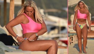 Bodrum aşkı bitmek bilmedi…. Kimse yokken keyfini çıkarıyor