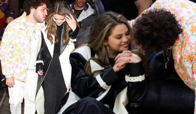 Aşıklar el ele ortaya çıktı… Bütün gece kulağına aşk sözleri fısıldadı…