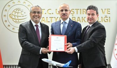 Bakan Uraloğlu imzaladı AJet ruhsatını aldı