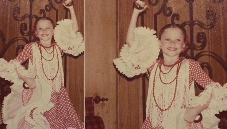 ‘Gençken kıvrımlarım olmayacak diye çok korkmuştum’…  O küçük kız büyüdü, gülüşü hiç değişmedi….  Görkemli hayatı herkesin dilinde