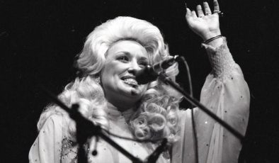 Ünlü şarkıcı tam 55 yıldır evli… Tanrı benim çocuk doğurmama izin vermedi… Çünkü bütün çocuklar benim olsun istedi