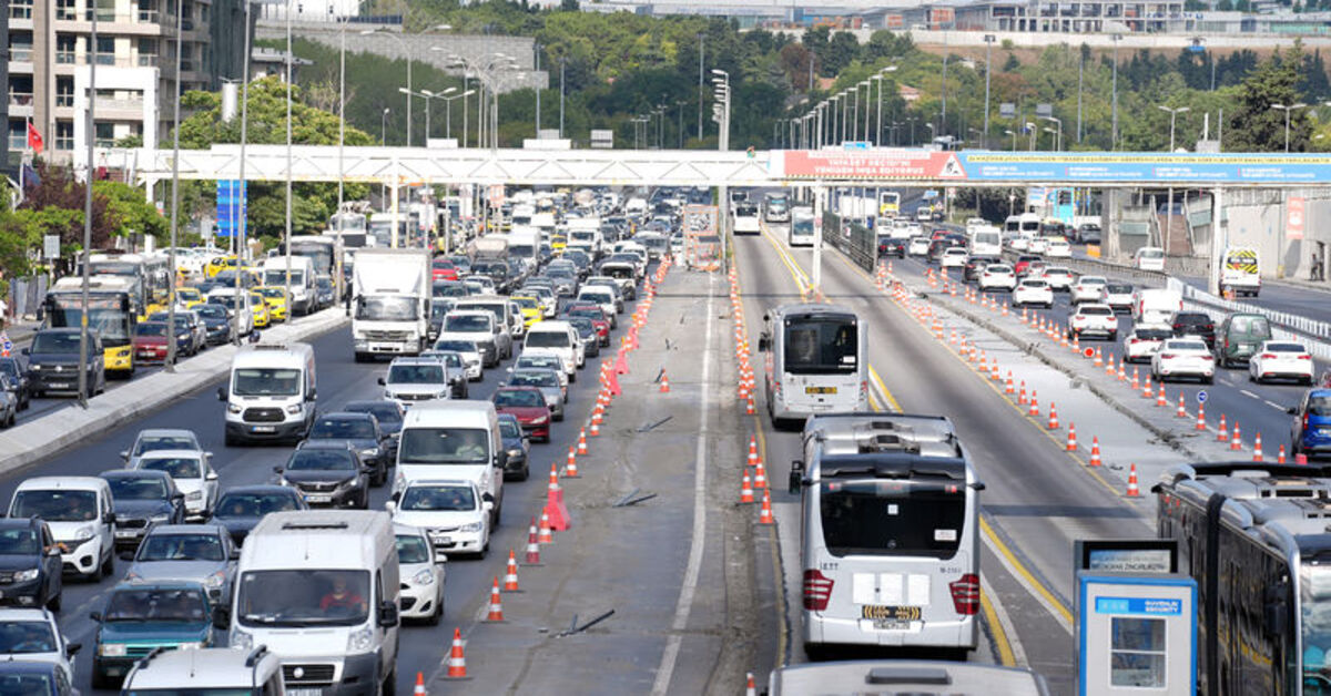 İstanbul’da metrobüs hattındaki “Beyaz Yol” çalışması yeniden başladı