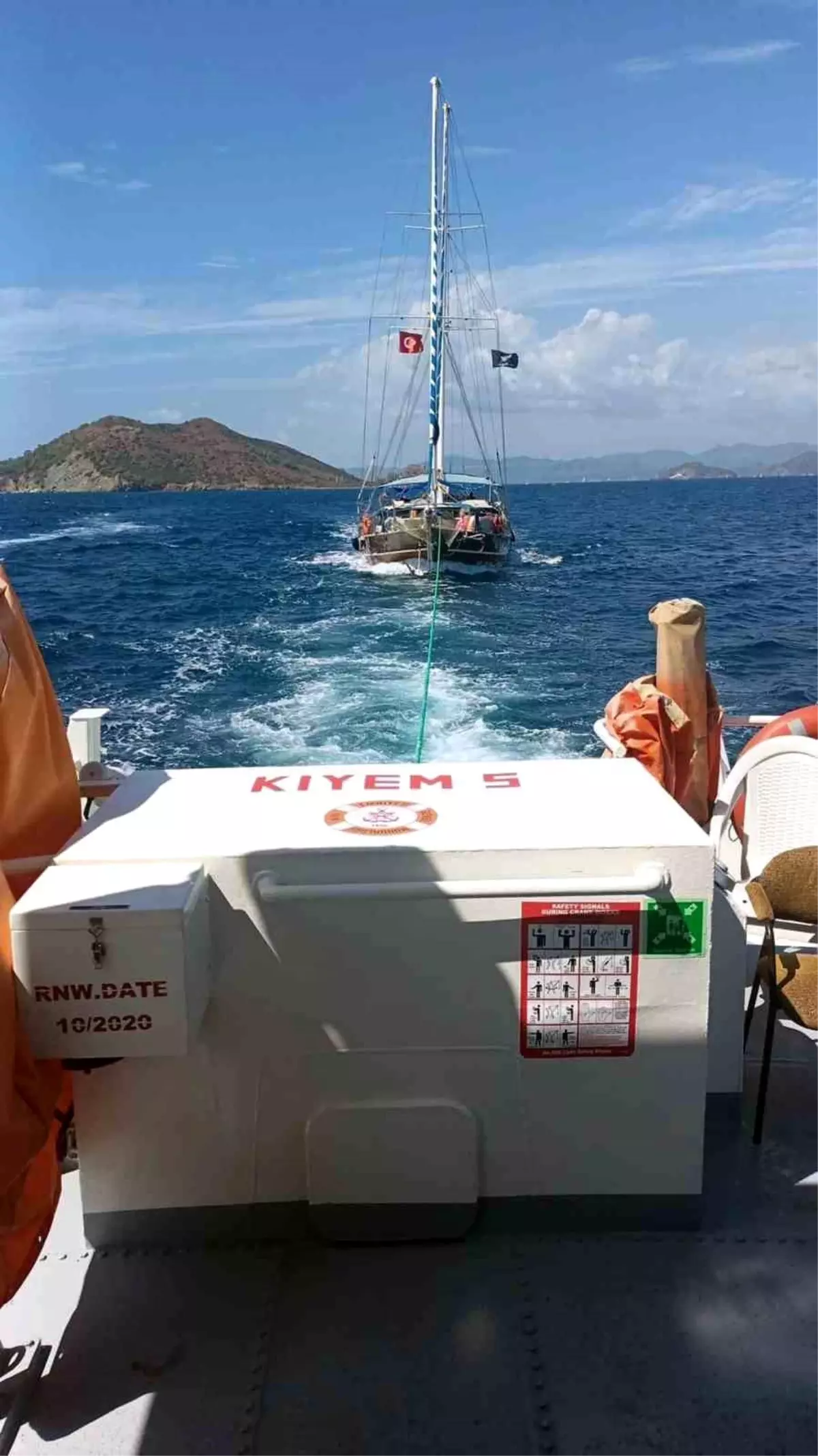 Kızılada’da Su Alan Tekne Kurtarıldı