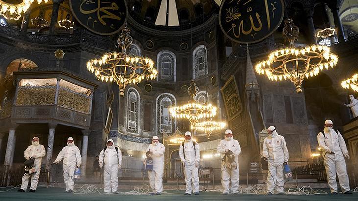 Ayasofya-i Kebir Cami-i Şerifi’nde ramazan temizliği yapıldı