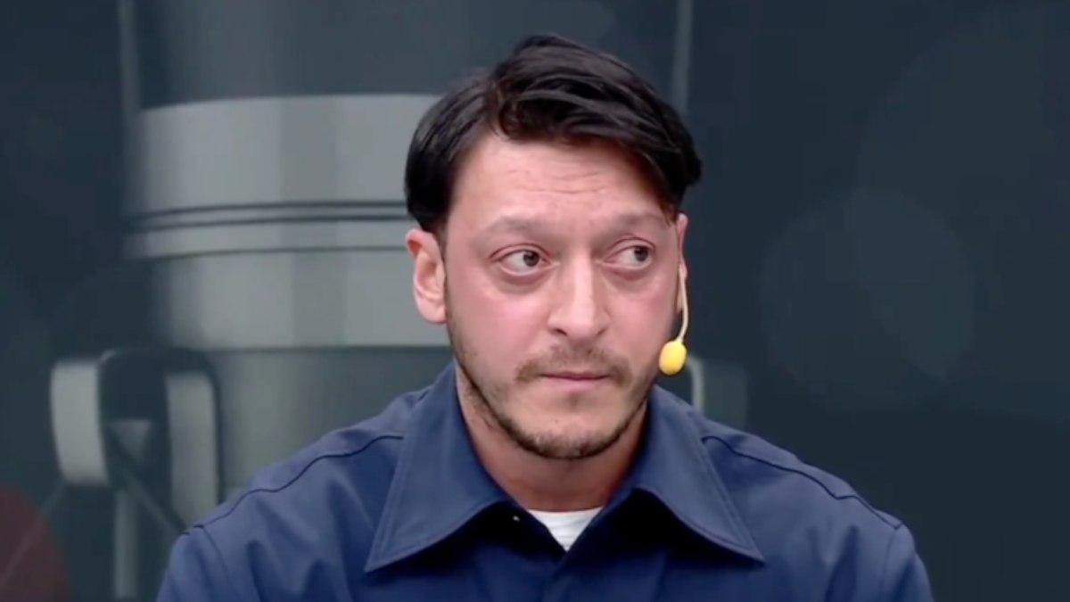 Mesut Özil, İsmail Kartal’ı tehdit ettiği videoya ‘sahte’ dedi