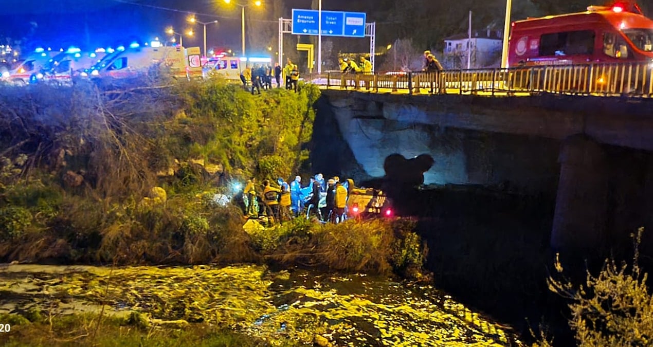 Tersakan Çayı’na düşen araçta can pazarı
